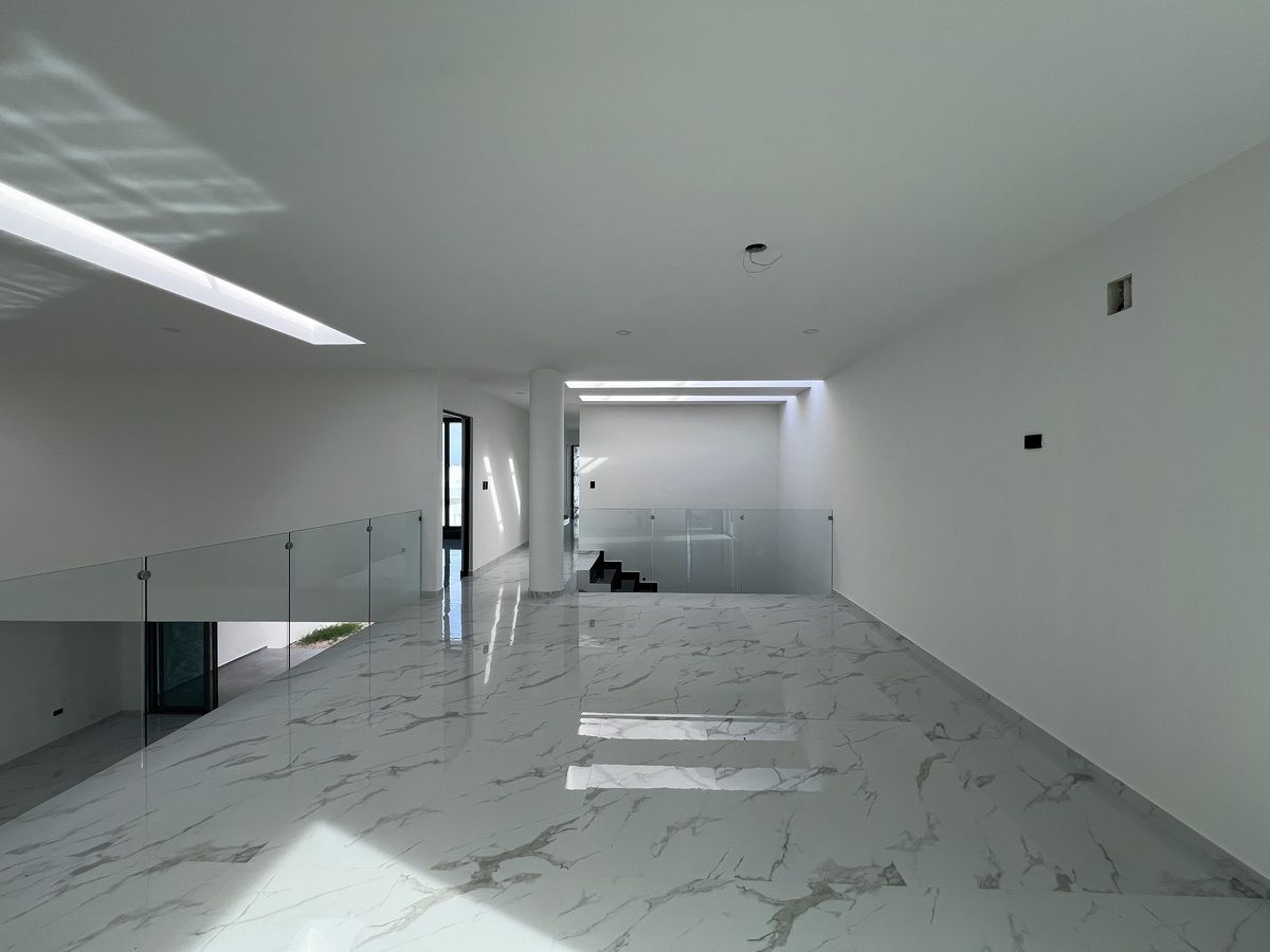16 de 37: FAMILY ROOM