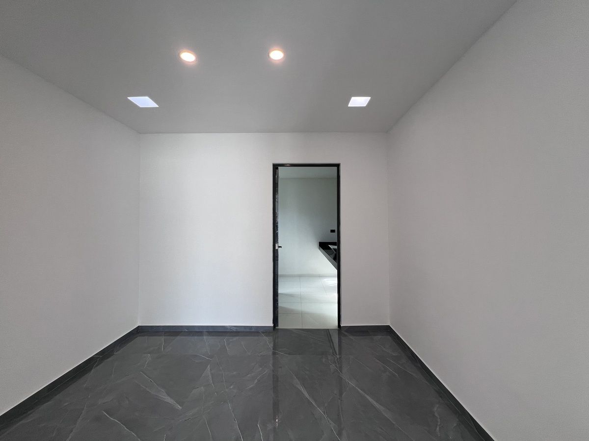 34 de 37: CLÓSET TERCERA HABITACIÓN