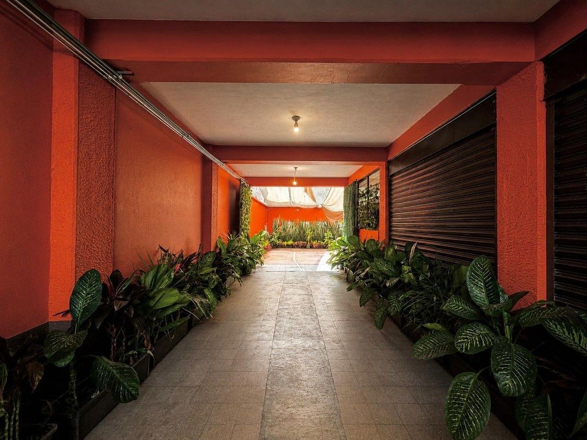 Building in Escuadrón 201, Iztapalapa, photo 2 of 27