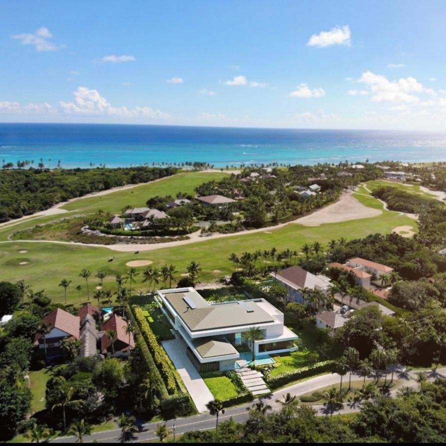 2 de 6: Imagine this villa in Arrecife 67 
( this is a render)