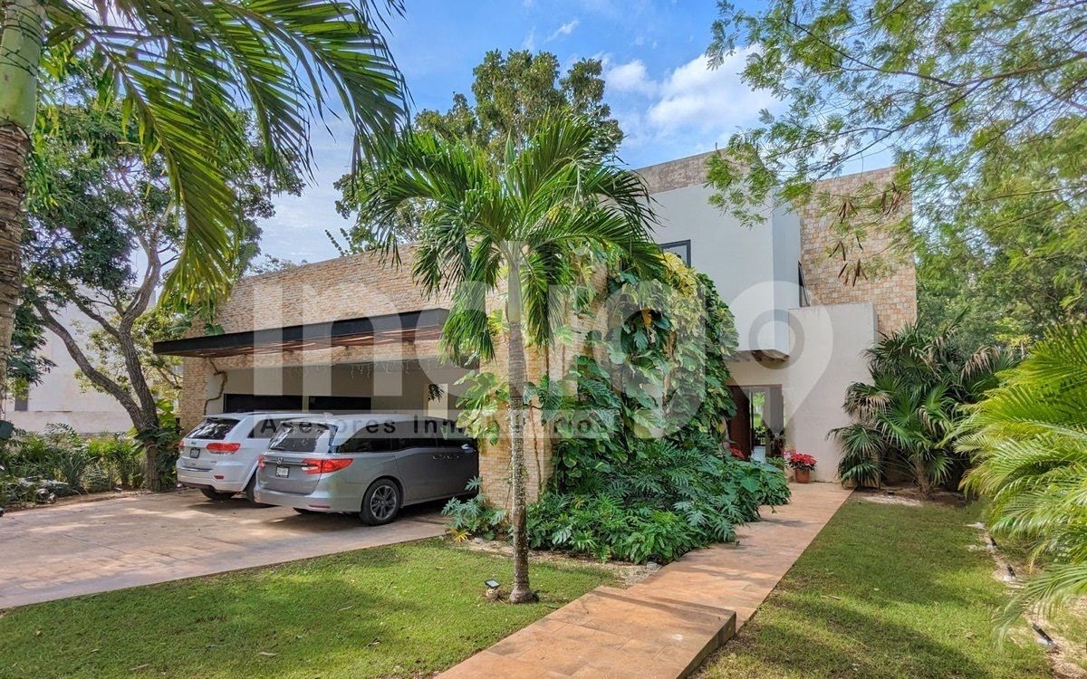 Casa en Venta en Mérida con Vista al Campo de Golf en Yucatán Country Club