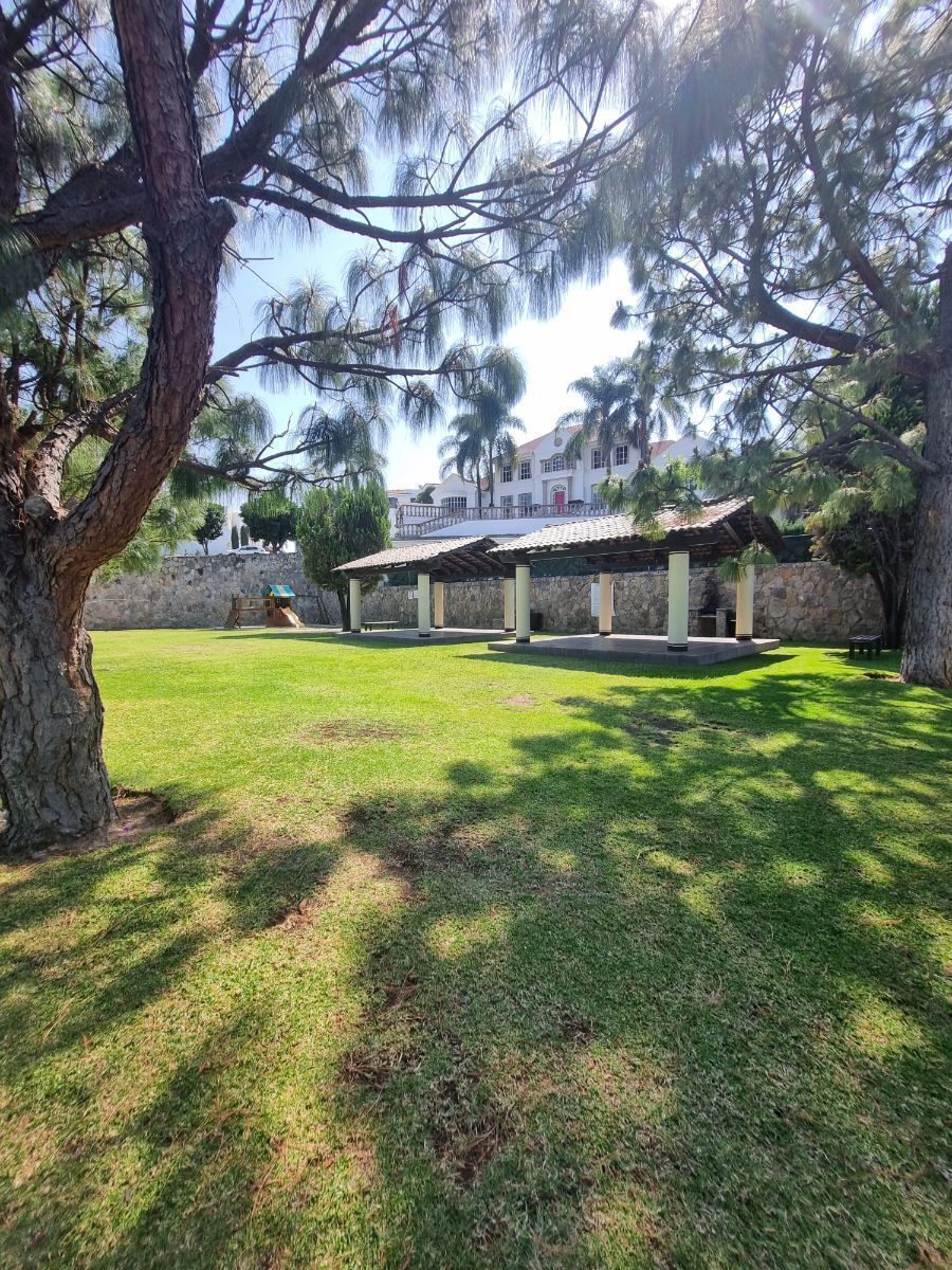 31 of 32: Jardín de eventos club