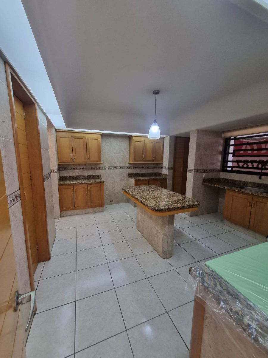 5 of 32: Cocina