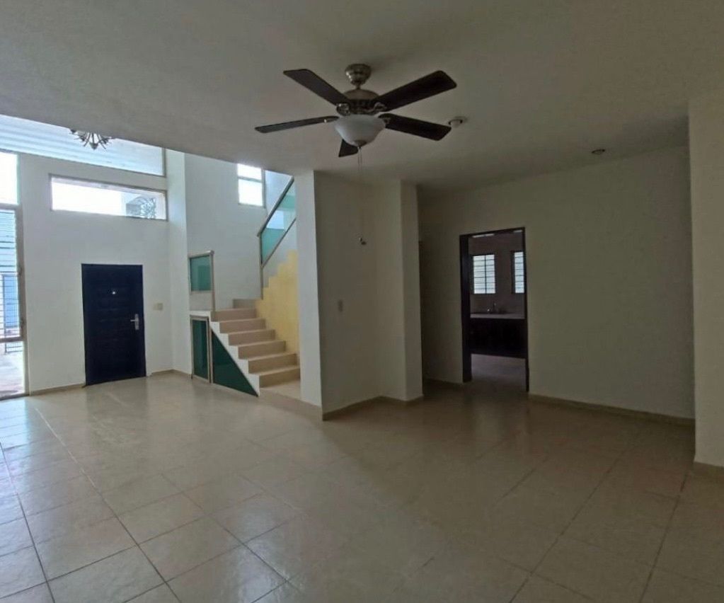 4 de 24: Área de sala y comedor