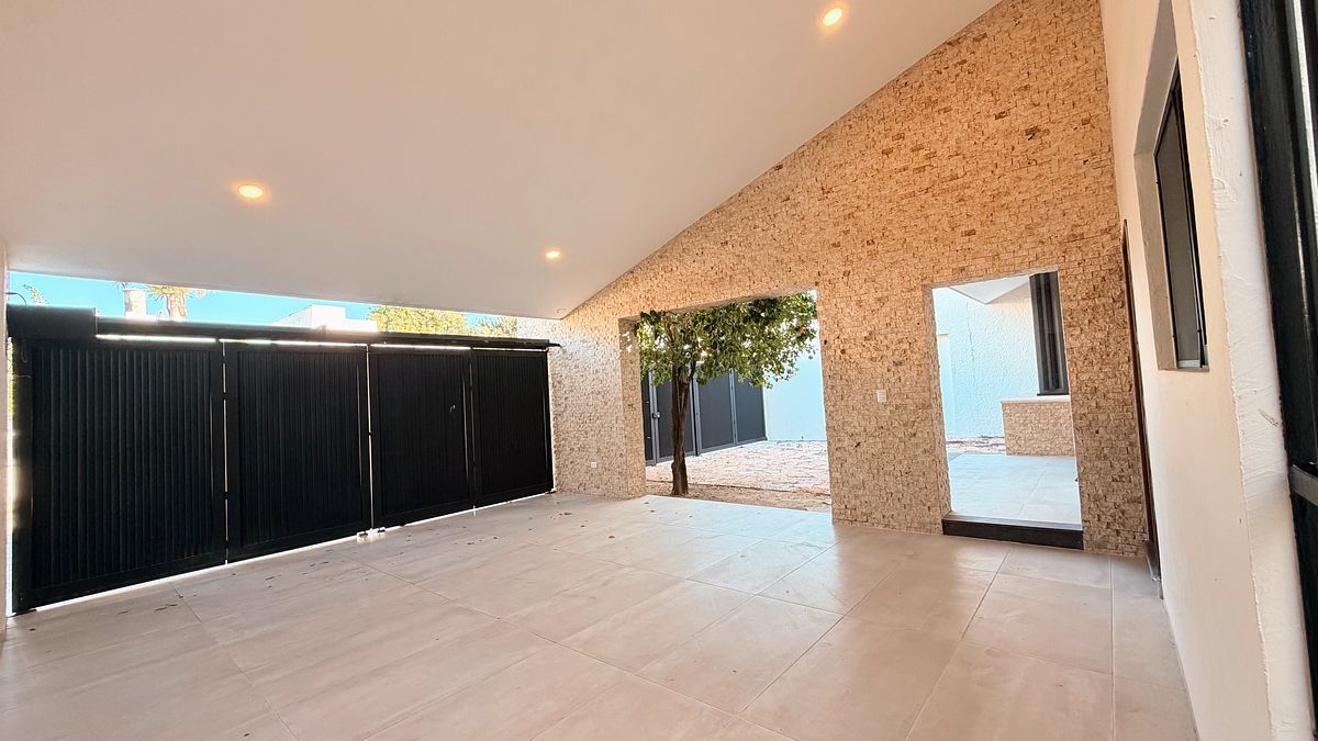 6 de 23: Cochera techada. Imagen para fines ilustrativos.