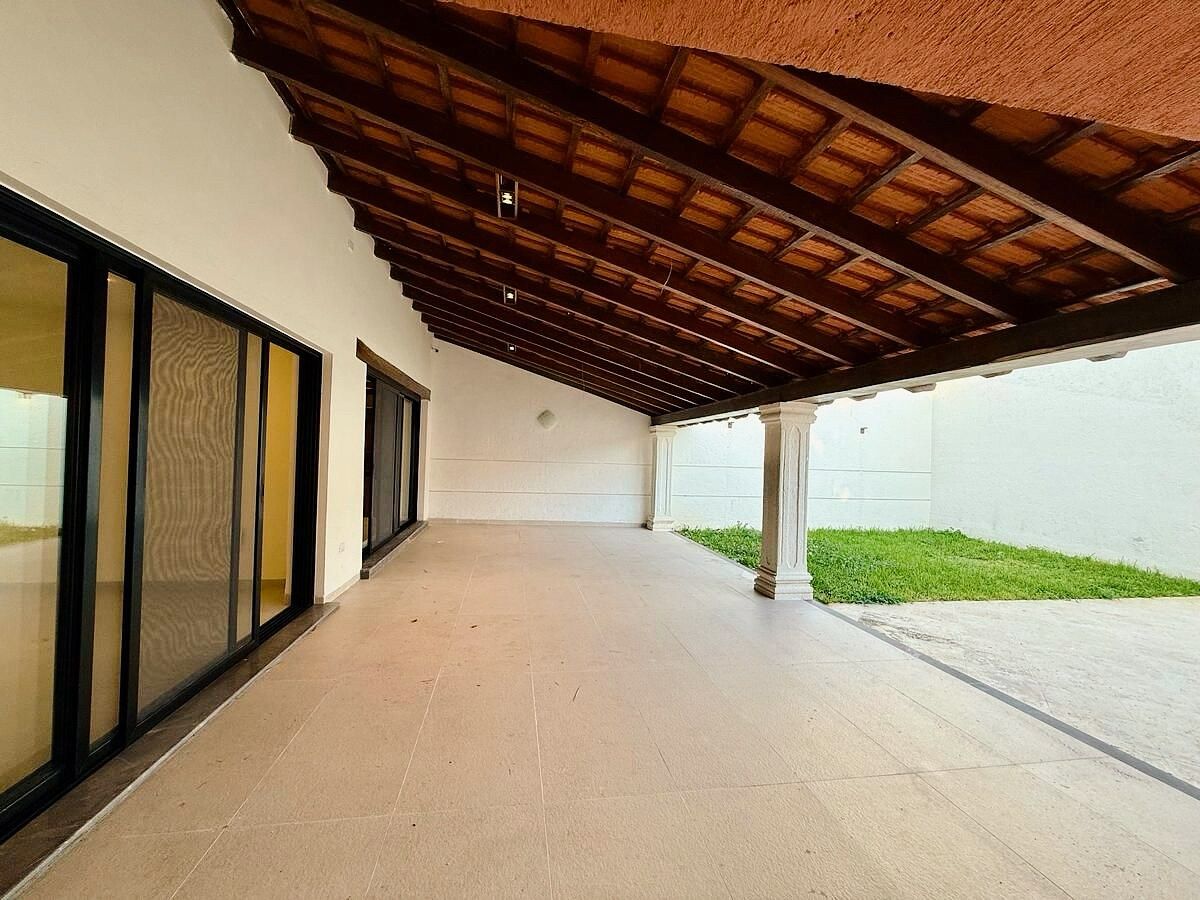 21 de 23: Terraza posterior. Imagen para fines ilustrativos.