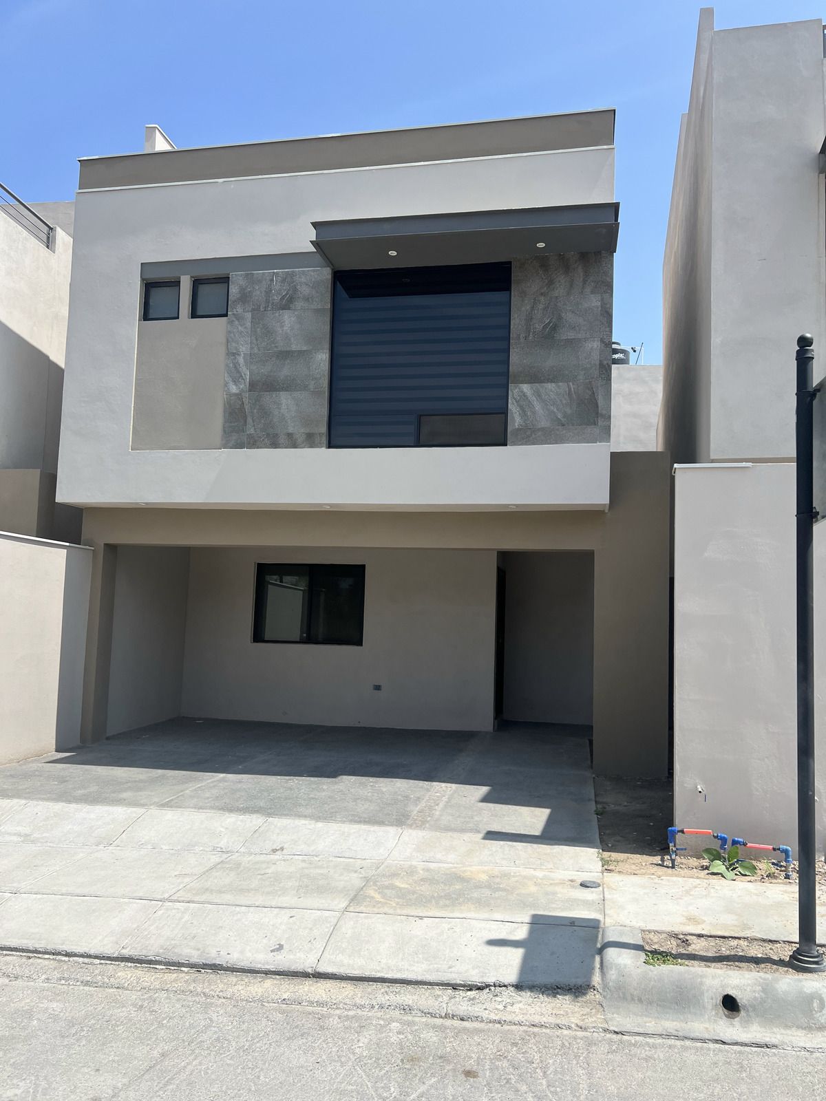 1 de 38: Fachada