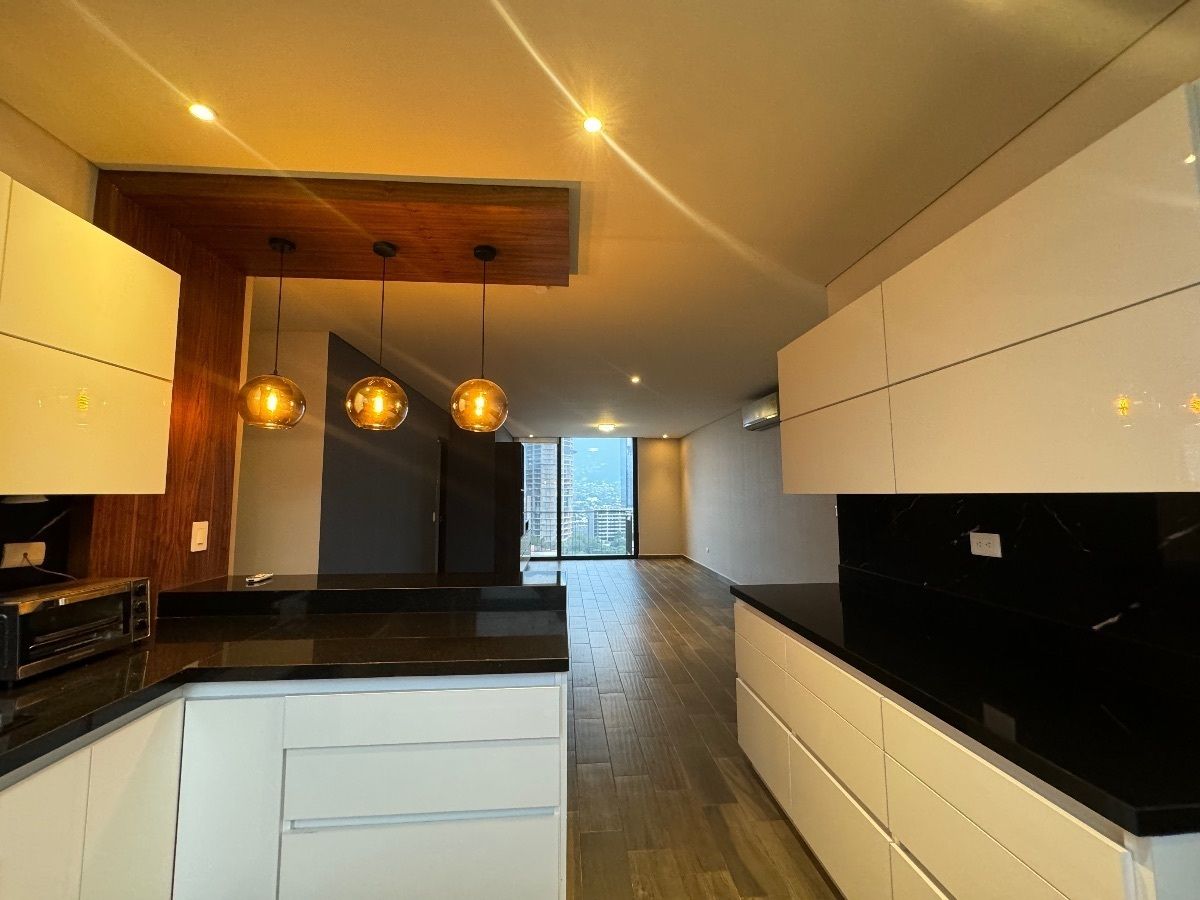 2 de 25: https://www.easybroker.com/agent/properties/departamento-en-