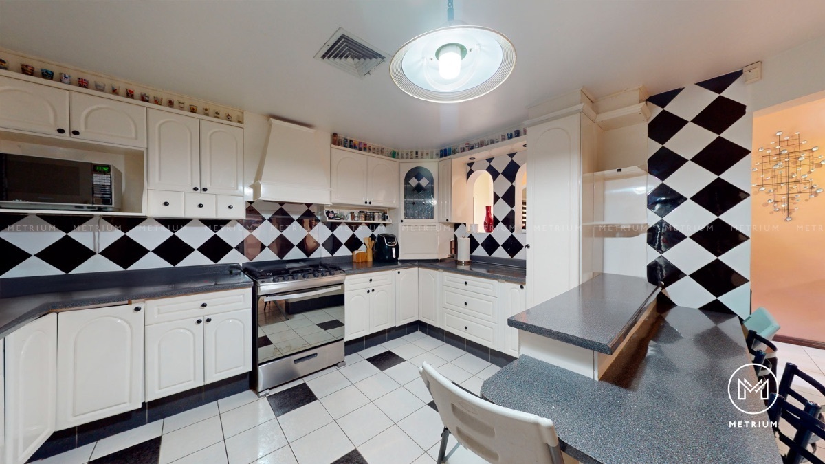 4 of 14: Cocina