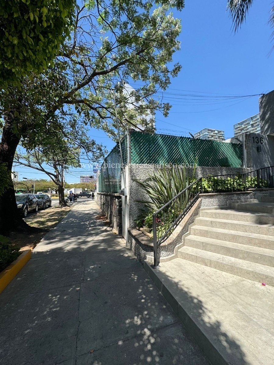 2 de 46: Fachada calle Severo Díaz
