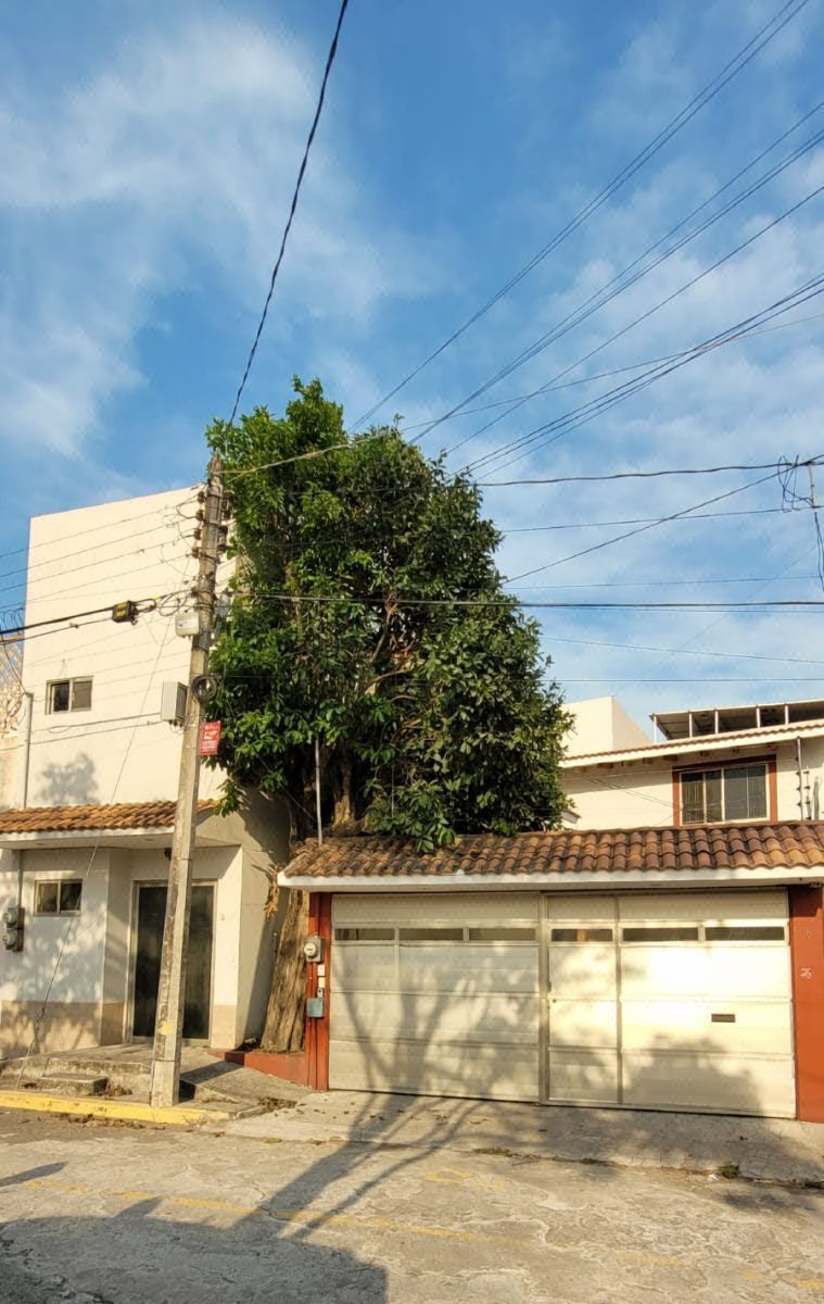 Casa en Venta en Boca del Rio, Con Recámara en planta baja