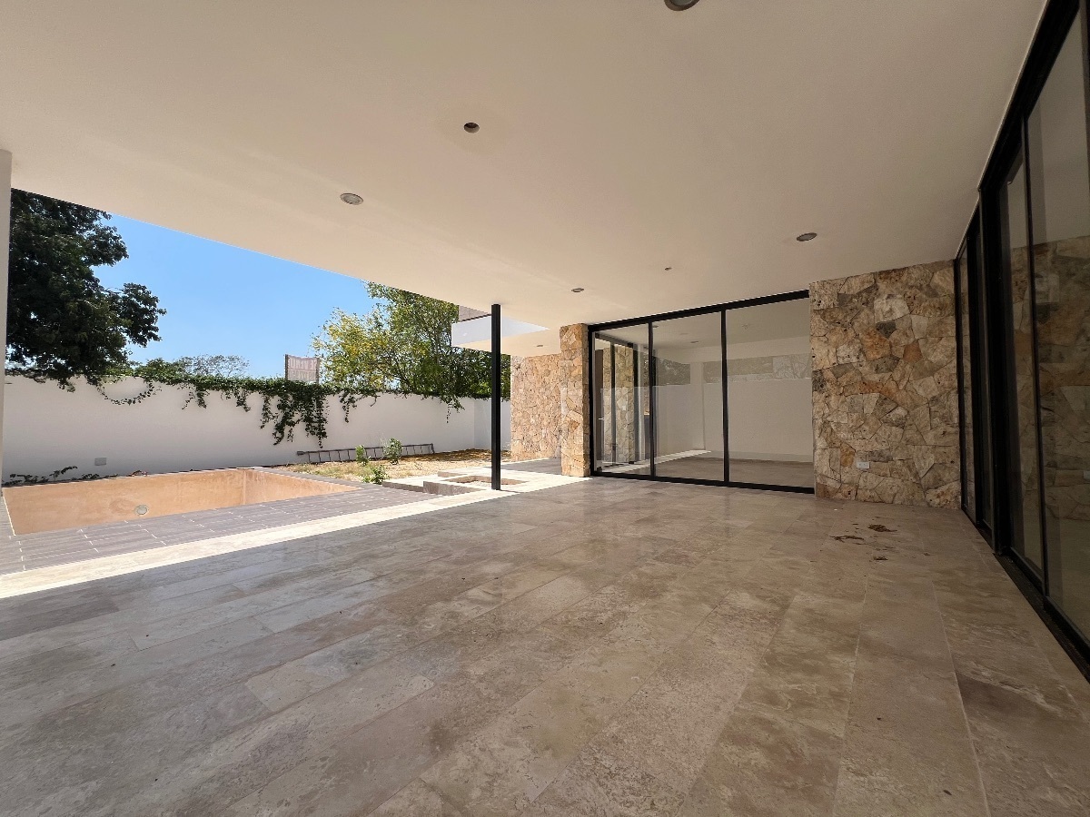 10 de 28: TERRAZA TECHADA