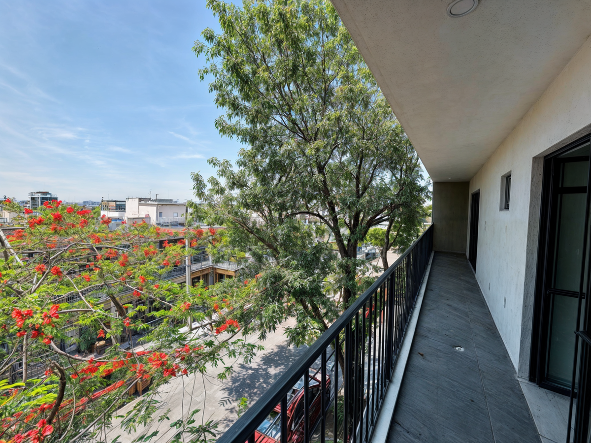3 of 17: Vista balcon corrido