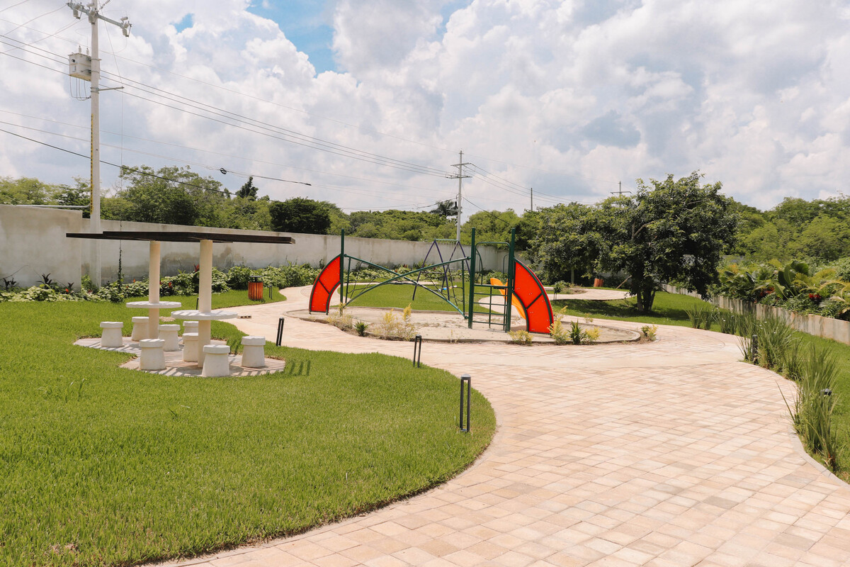 6 de 9: Parque Infantil