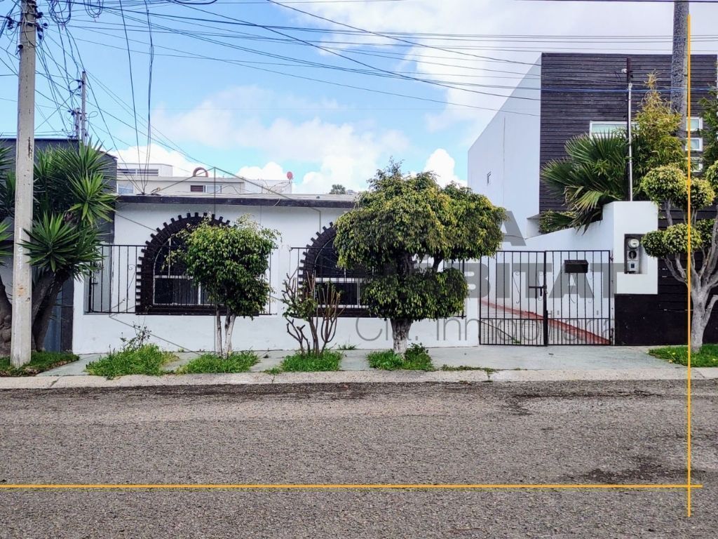 1 de 23: Fachada de frente sobre calle de la Lava