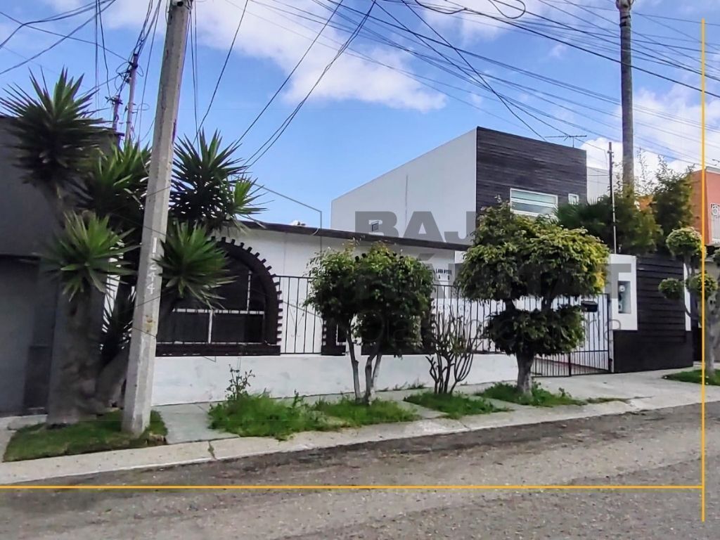 2 de 23: Fachada Exterior
