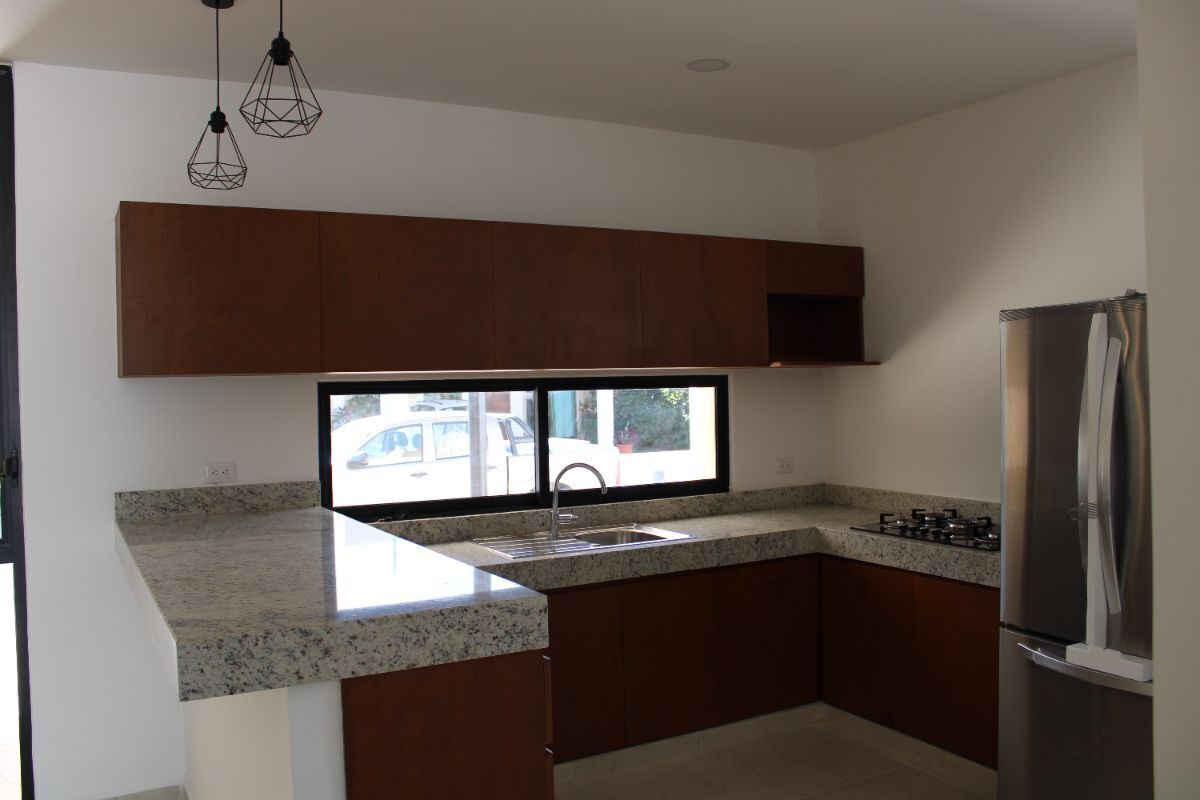 2 of 16: COCINA