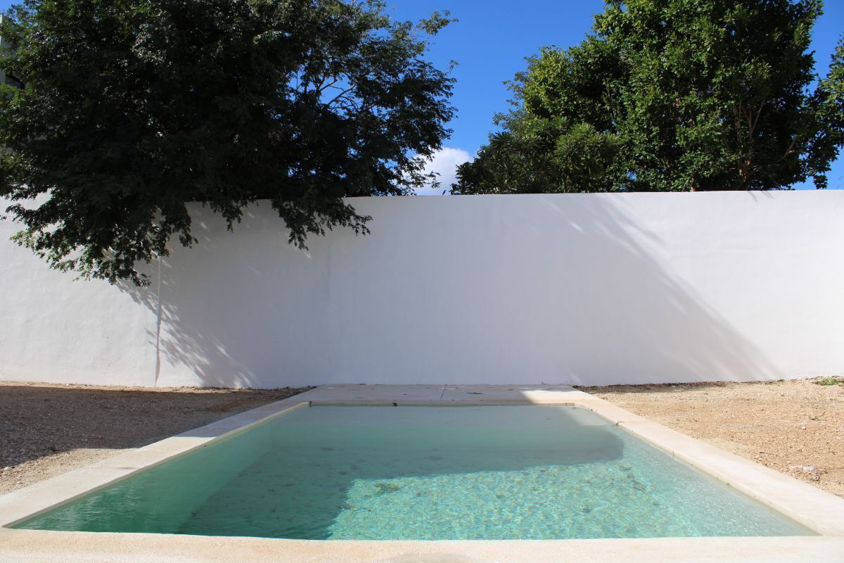 1 of 16: PISCINA
