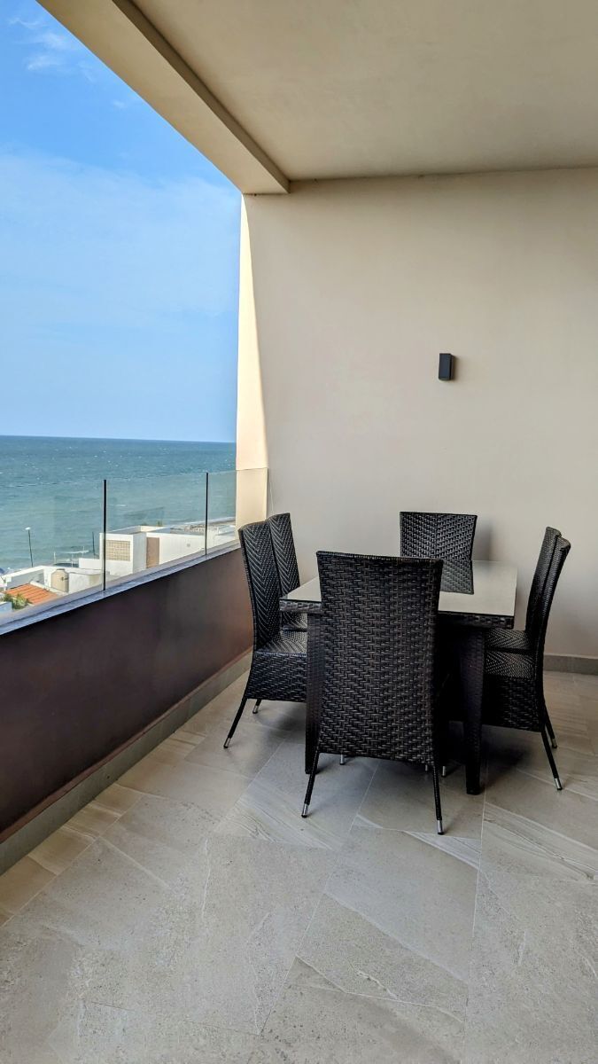 5 of 26: Terraza Techada
