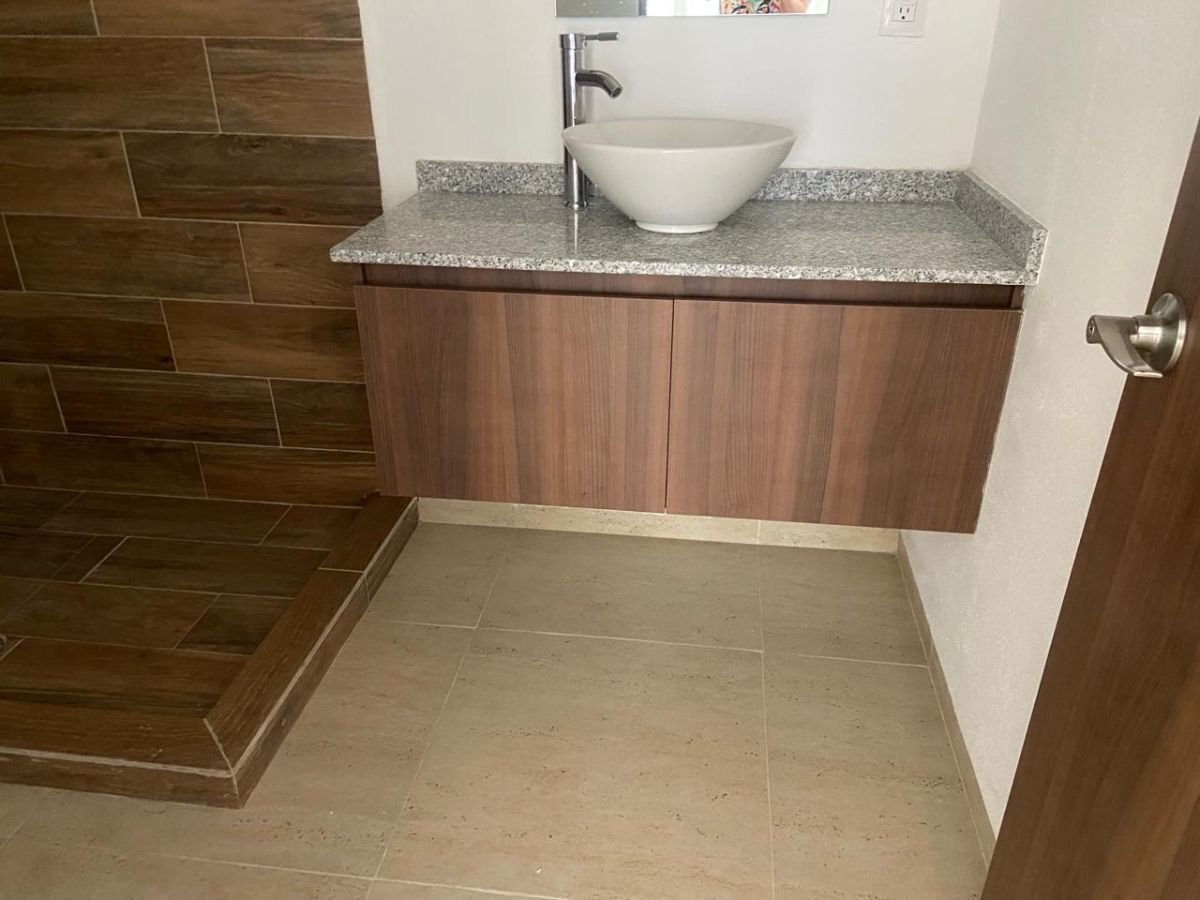 14 de 15: Baño recamara principal