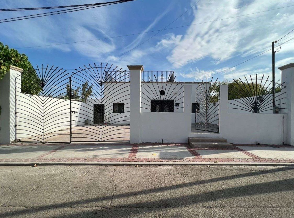 Se Vende Casa con Alberca en Laguna Campestre
