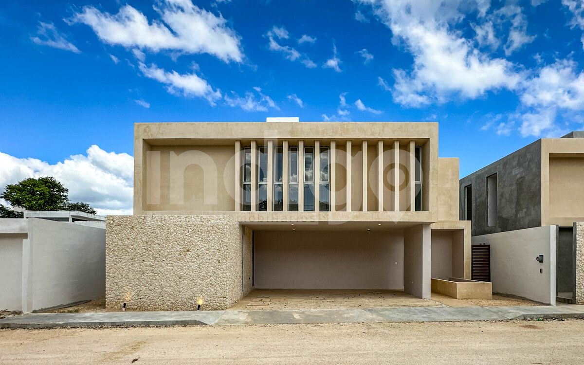 2 de 42: Fachada Frontal
