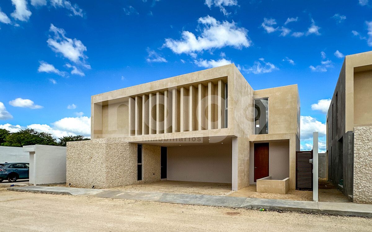 3 de 42: Fachada Frontal