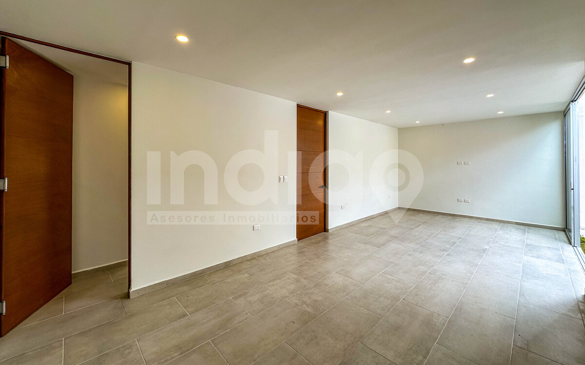 8 de 38: Sala / Comedor Corridos