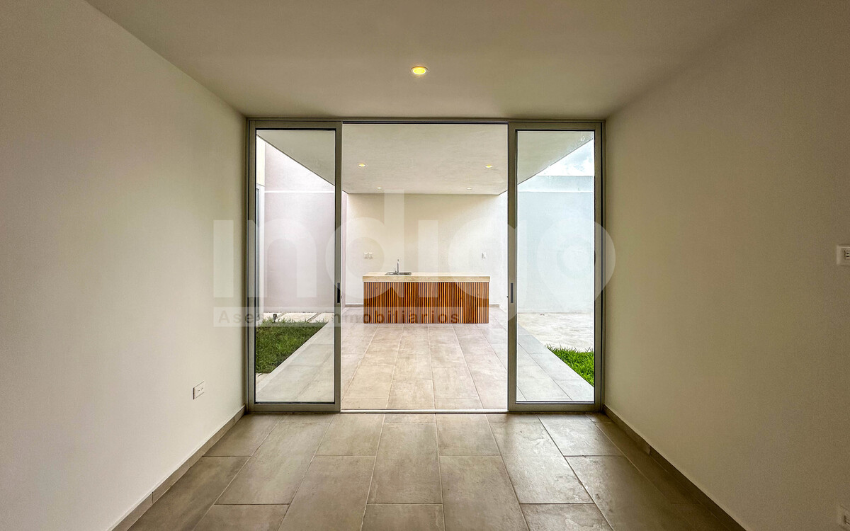 14 de 38: Family Room con Salida a la Terraza