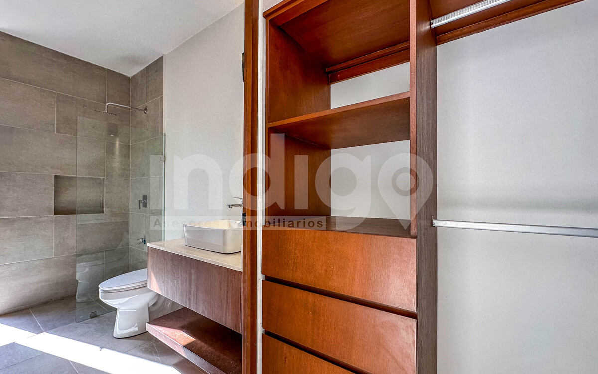 25 de 38: Vestidor Recámara Secundaria 1