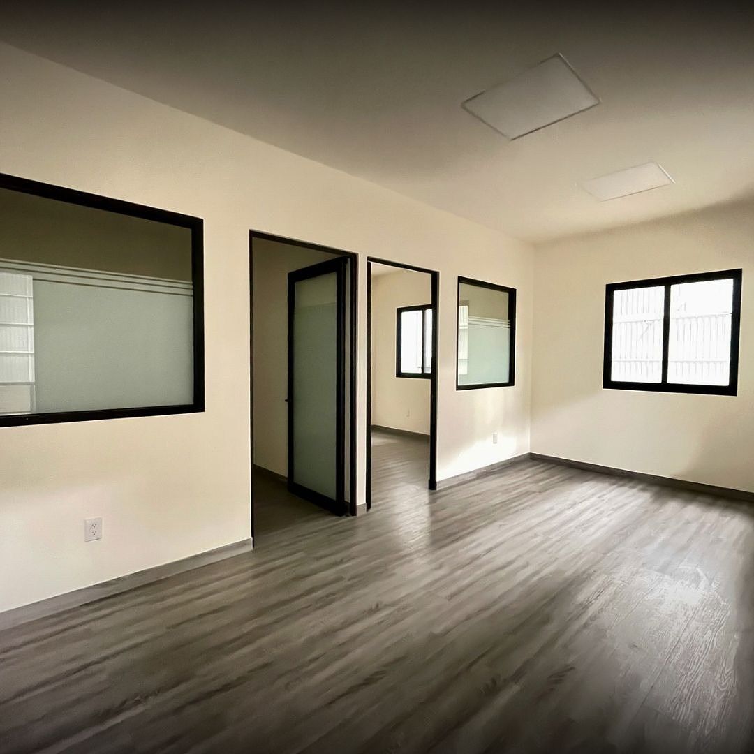 3 de 11: Oficinas planta alta