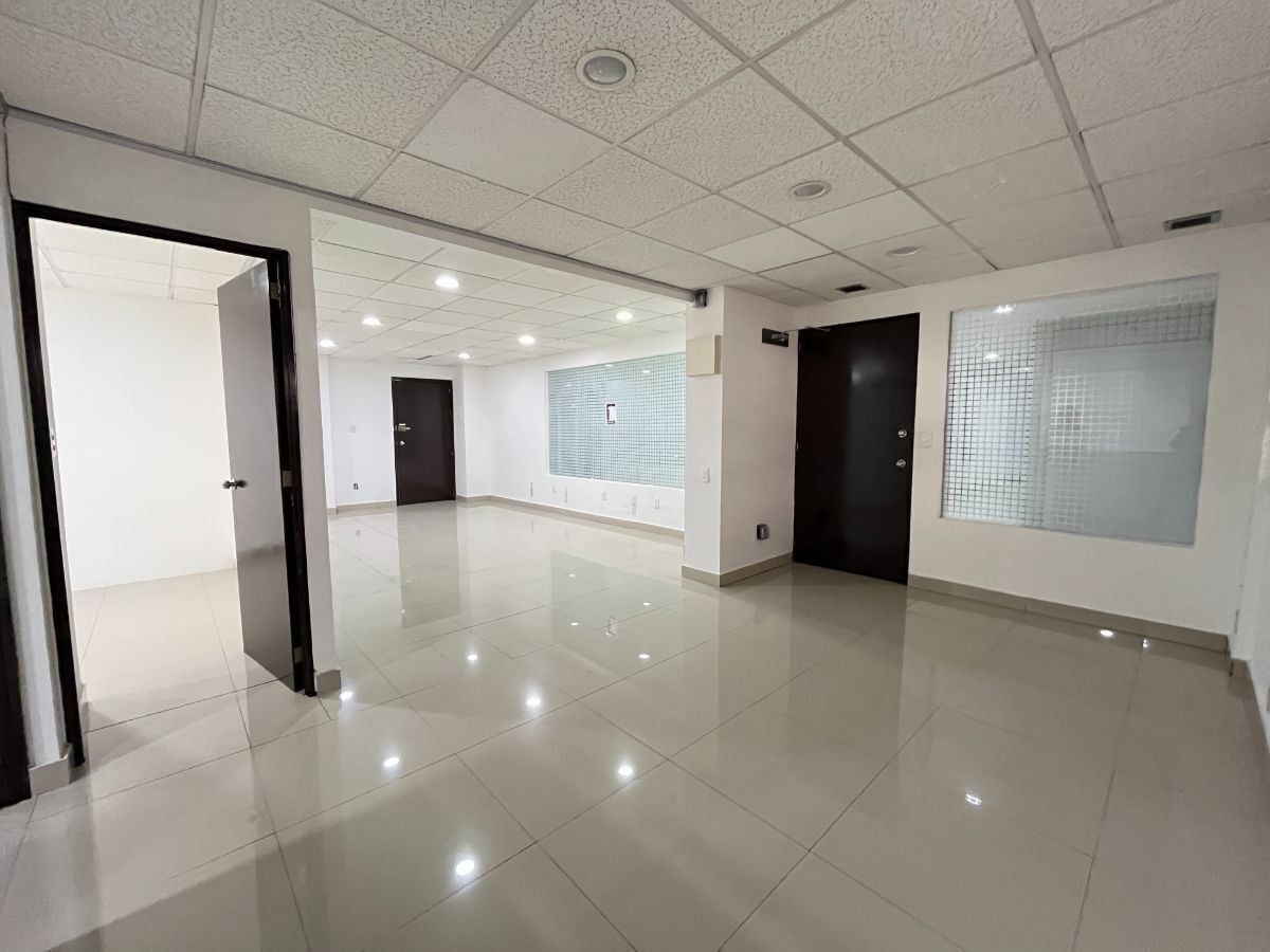 Excelente oficina con seguridad en Insurgentes