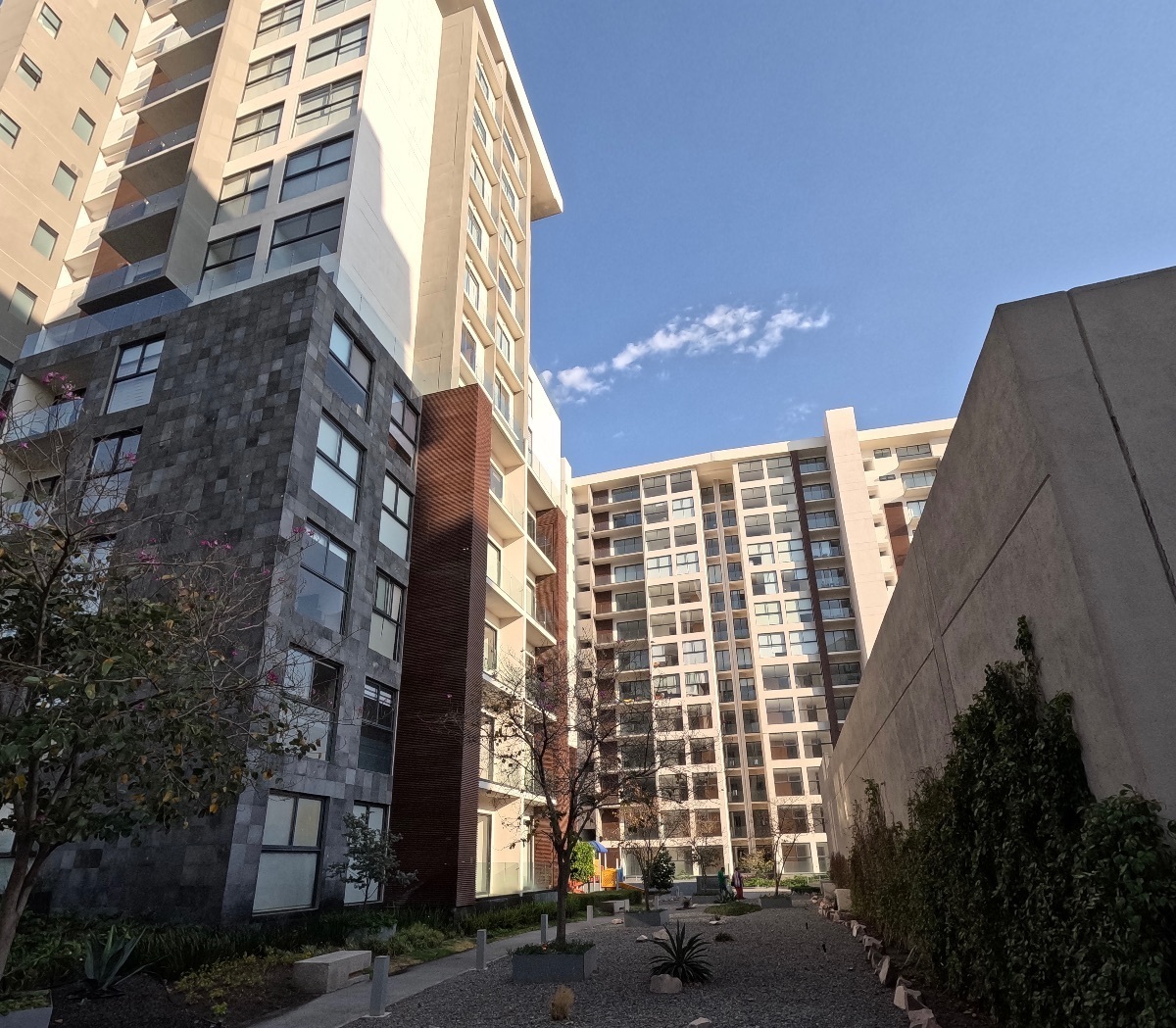2 de 25: Vista general del  condominio.