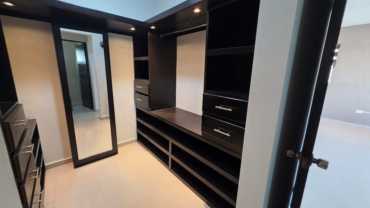 22 de 41: REC PRINCIPAL CON BAÑO VESTIDOR