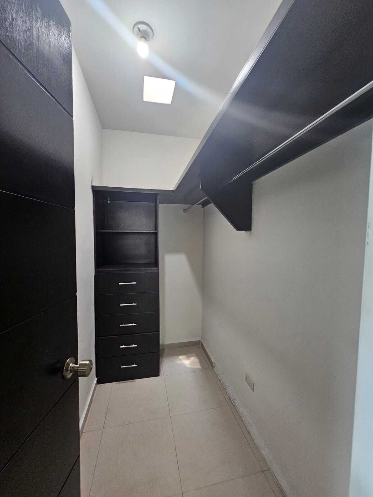 21 of 41: ÁREA DE BLANCOS