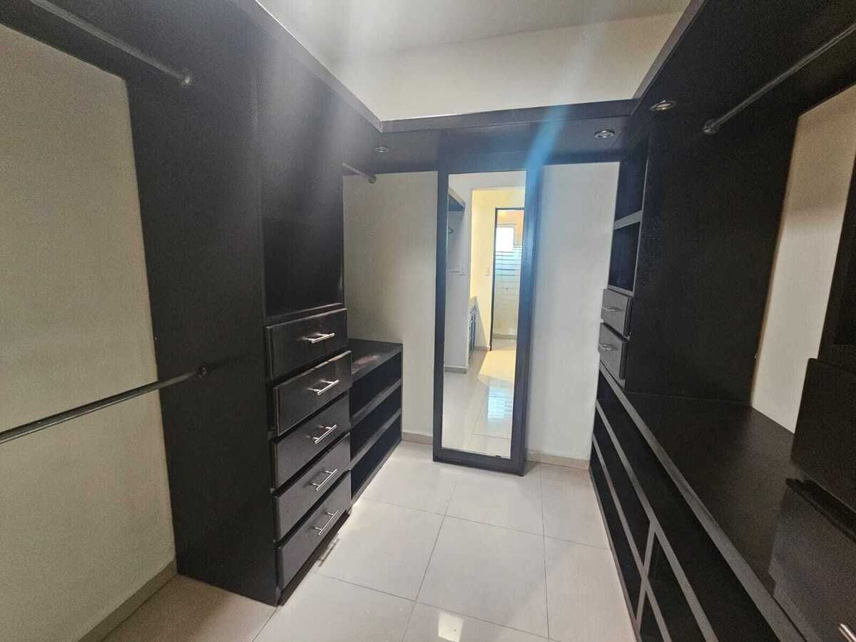 26 of 41: REC PRINCIPAL CON BAÑO VESTIDOR