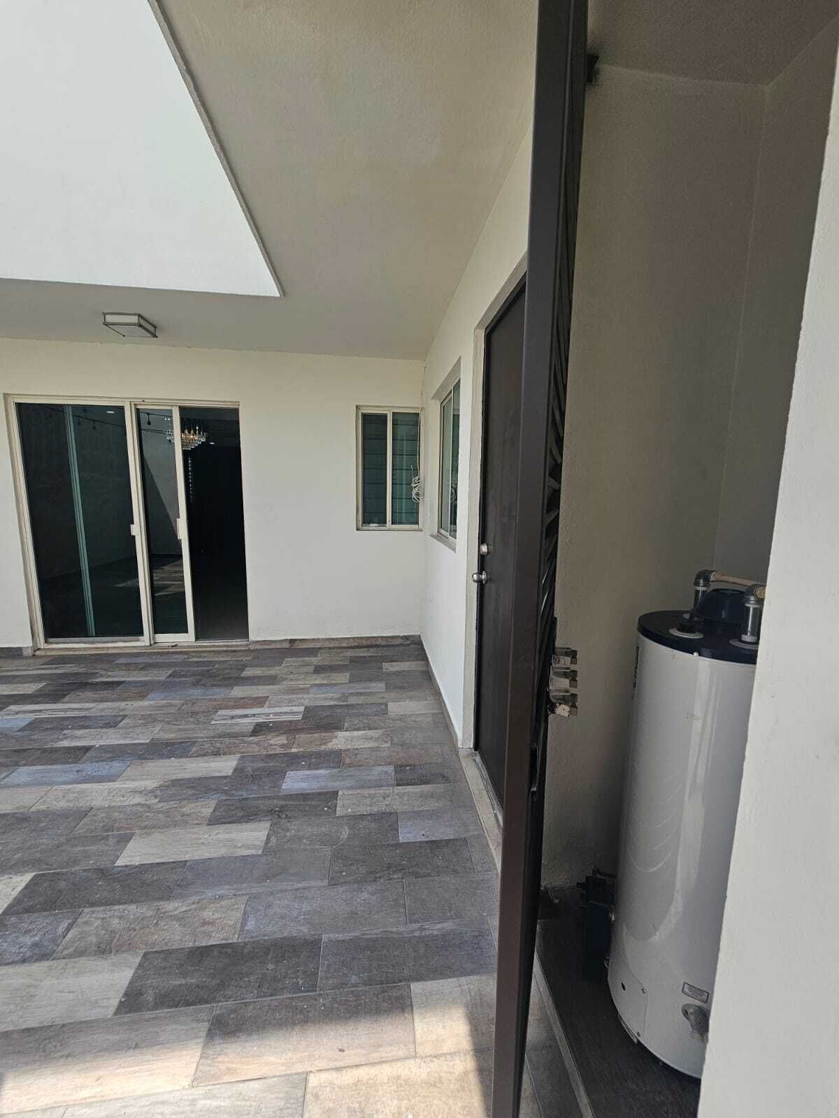 45 de 50: PATIO CON BOILER