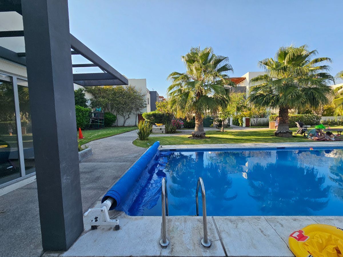 Casa en venta con cuarto de servicio en Santa Fe Juriquilla Queretaro