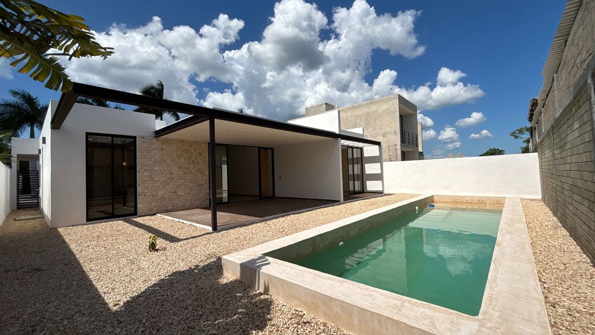 Casa en Venta de Entrega Inmediata en Privada Rocio Country Living, Mérida