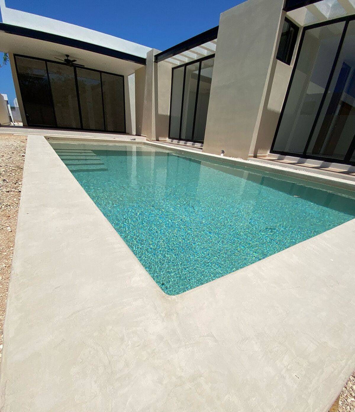 Casa en Venta de Una Planta en Privada Rocio Country. Zona Altozano, Mérida