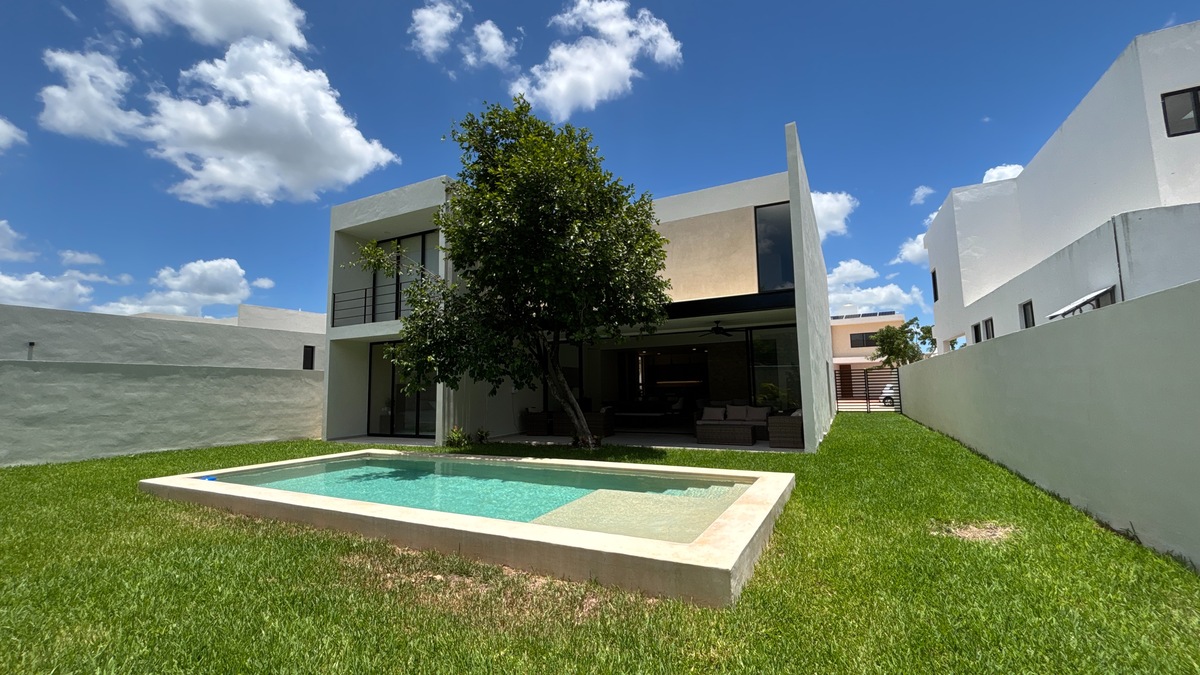 1 de 24: Fachada Posterior