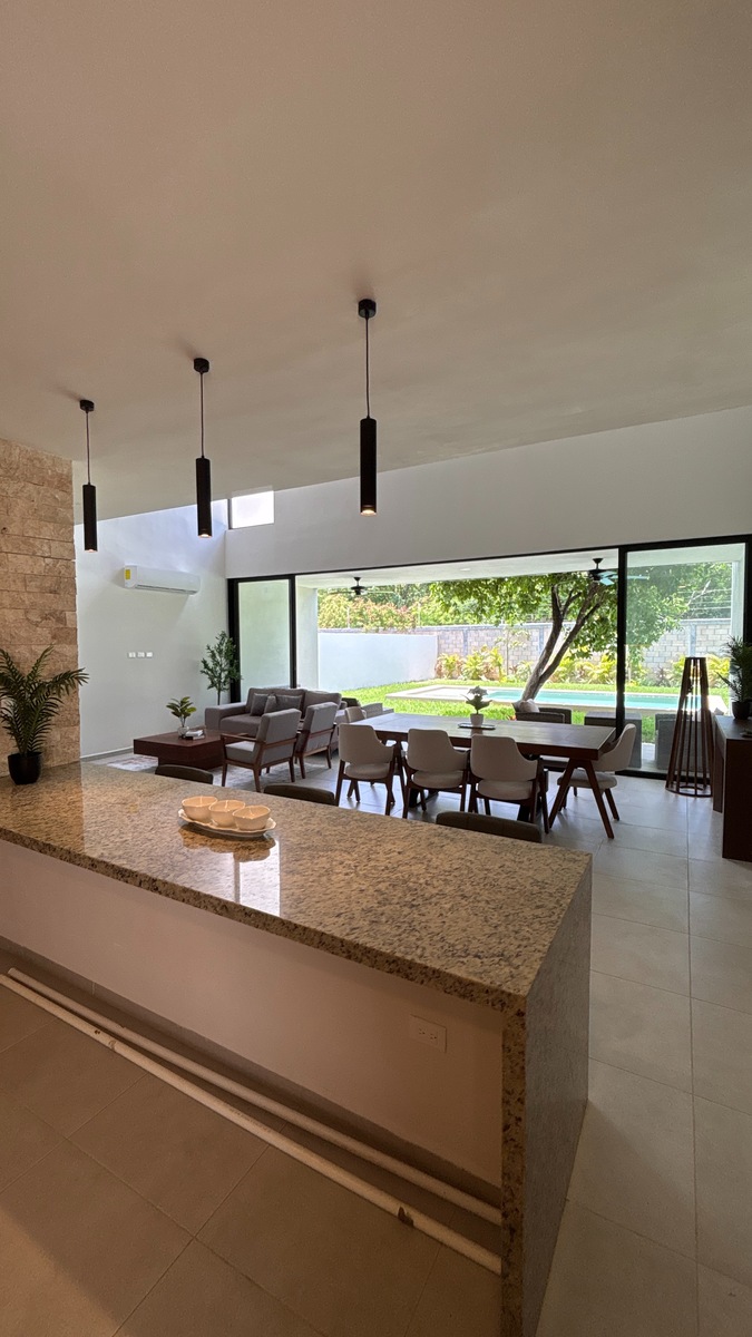 6 de 24: Sala y Comedor