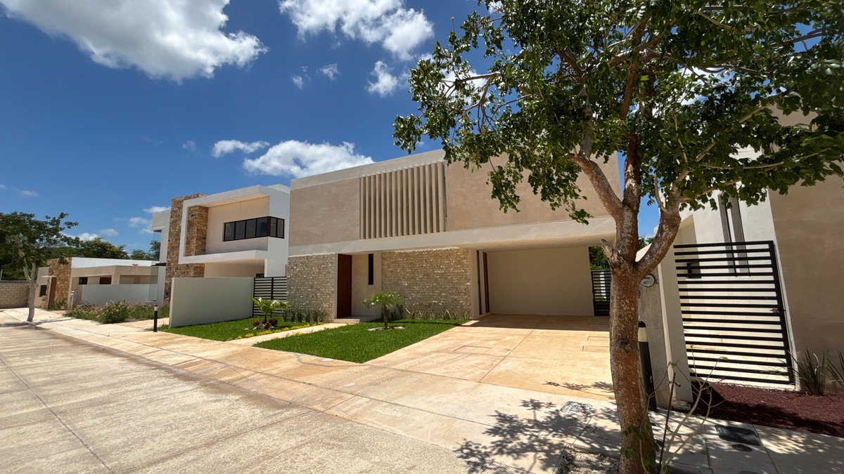 3 de 24: Fachada Principal