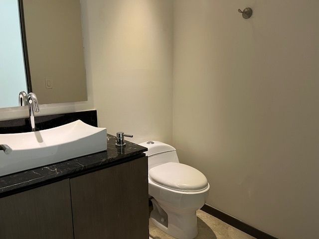 15 de 49: medio baño