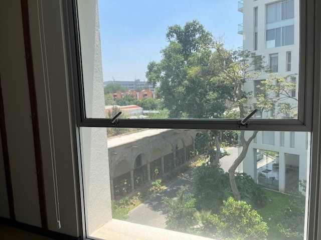 21 de 49: vista desde la recámara secundaria hacia torre 300