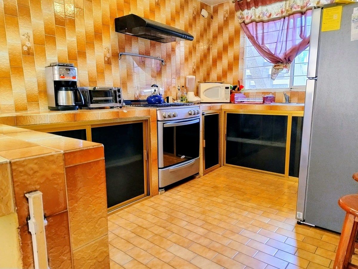 9 de 21: Cocina amplia