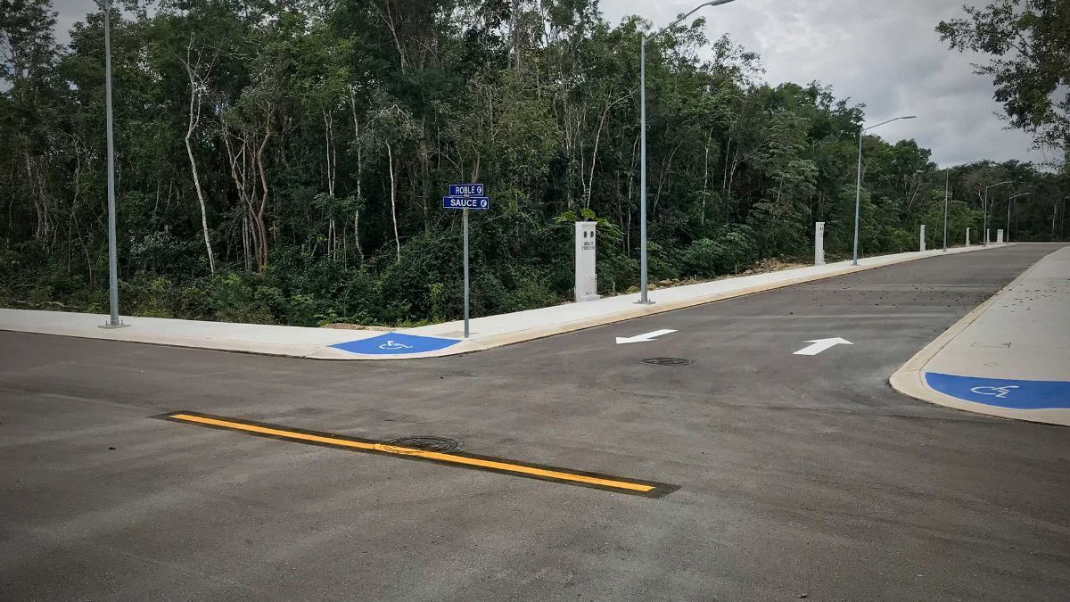 5 de 11: Calles pavimentadas con rampas inclusivas