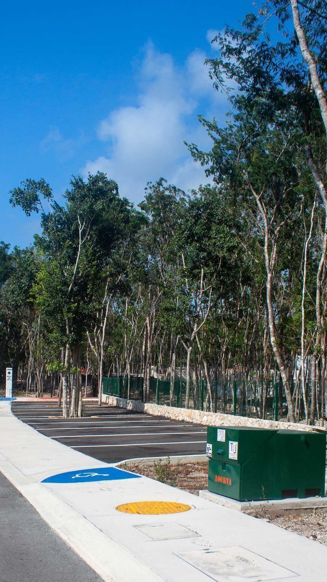 1 de 10: Estacionamiento visitantes