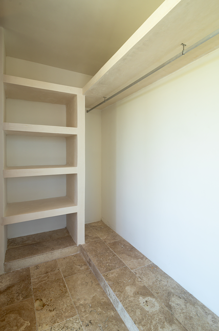 11 de 15: Closet Vestidor, Tercera Recámara