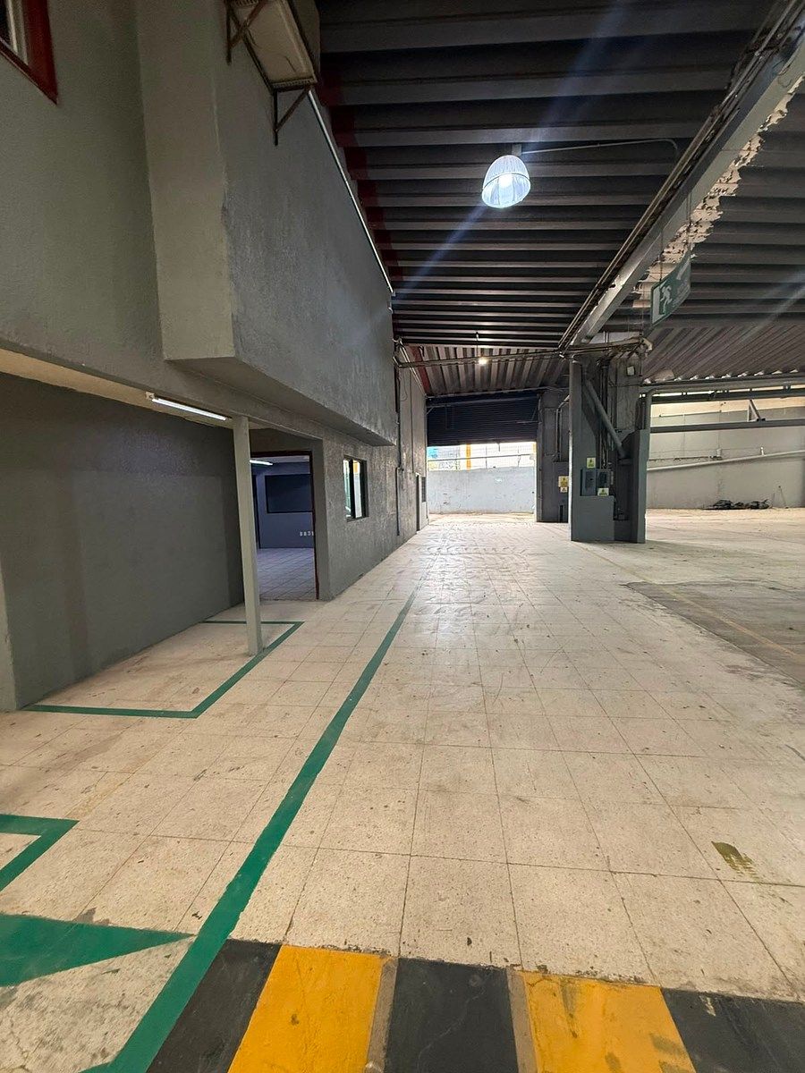 Industrial Warehouse in Jardines de Santa Isabel, Guadalajara, photo 15 of 22